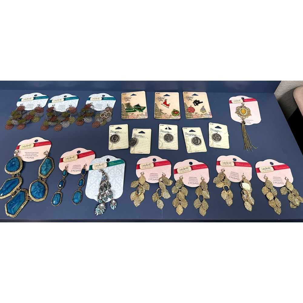 Styled by Tori Spelling Lot of 19 Pendants Turquiose Peacock ‎ Rhinestone New